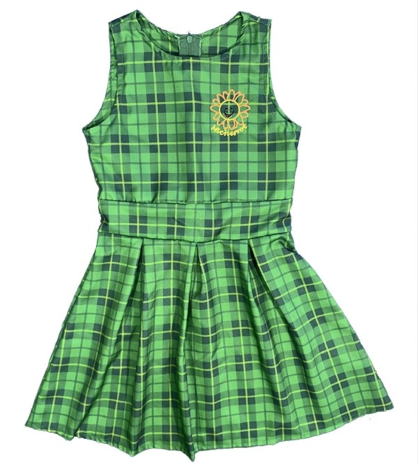 Vestido Xadrez + Shorts Verde